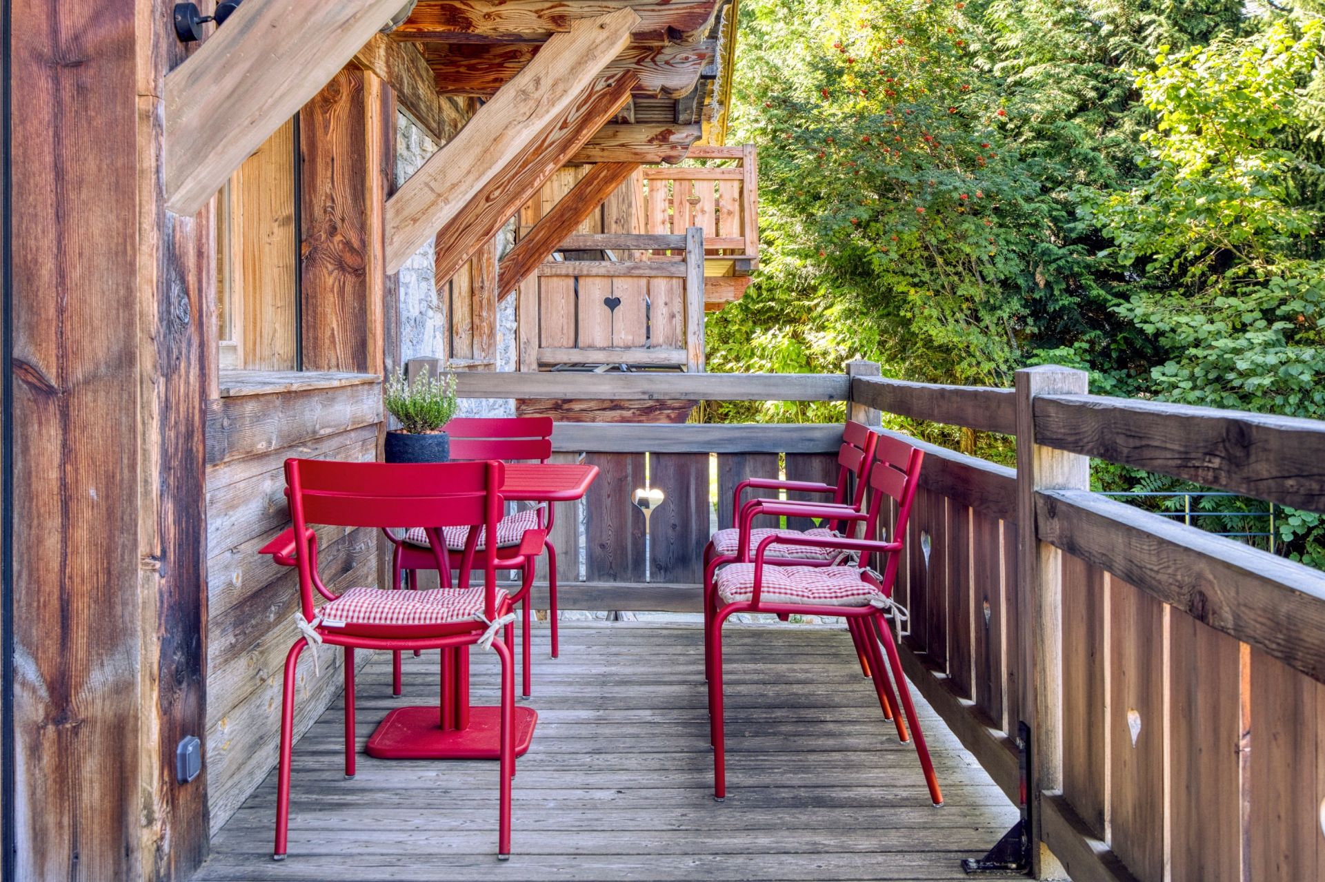 luxury chalet 9 Rooms for seasonal rent on MEGEVE (74120)