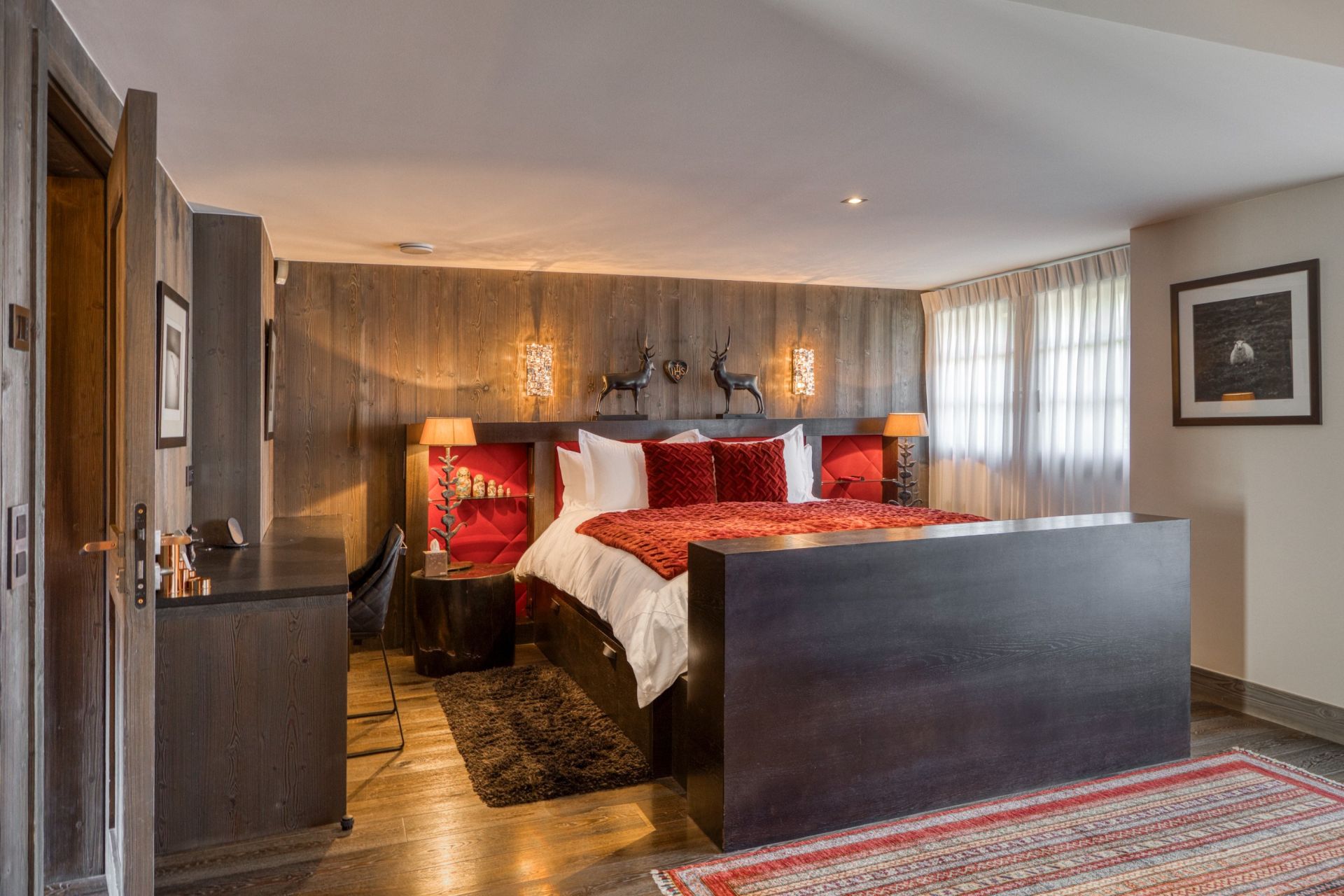 luxury chalet 9 Rooms for seasonal rent on MEGEVE (74120)