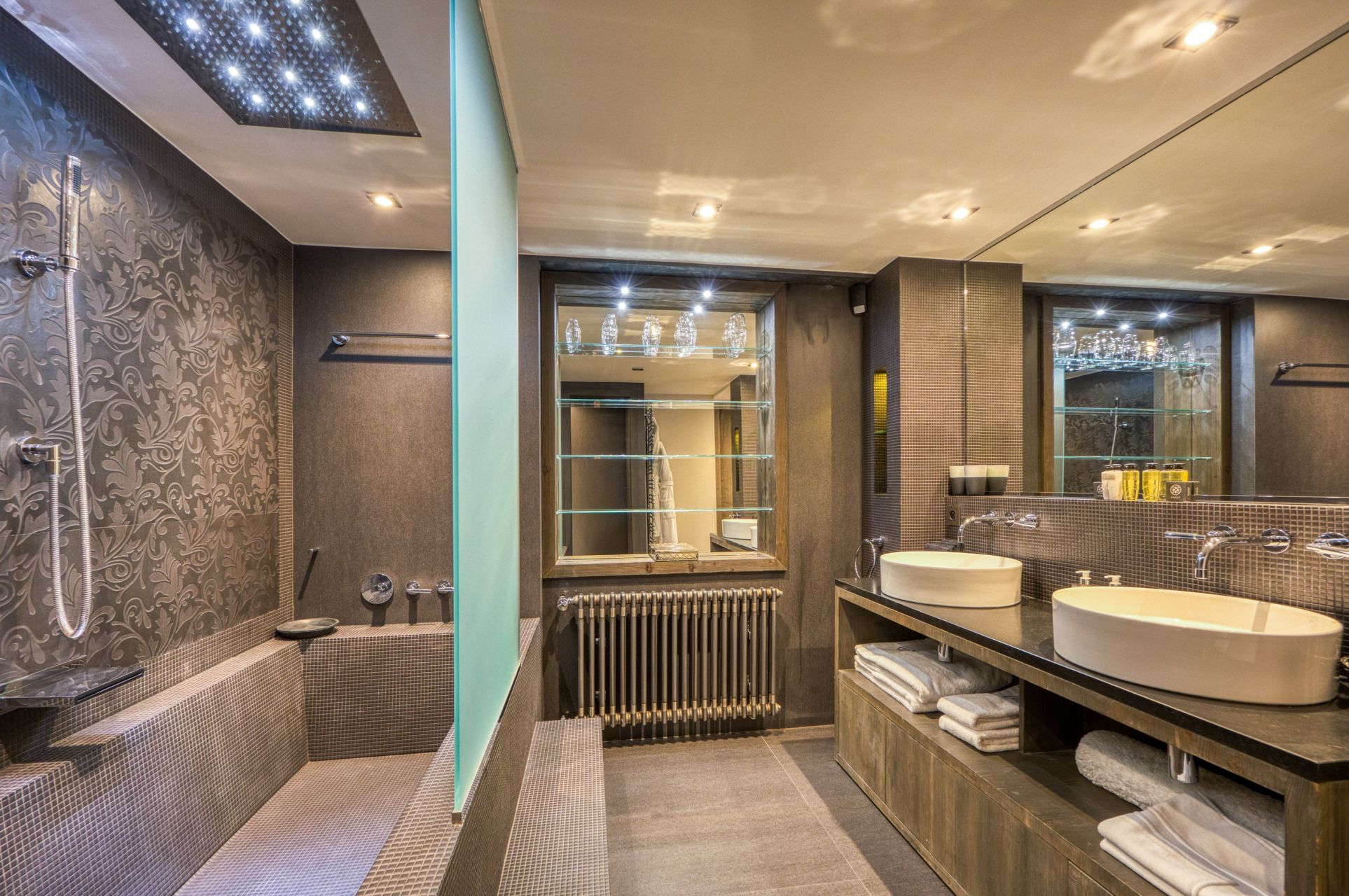 luxury chalet 9 Rooms for seasonal rent on MEGEVE (74120)