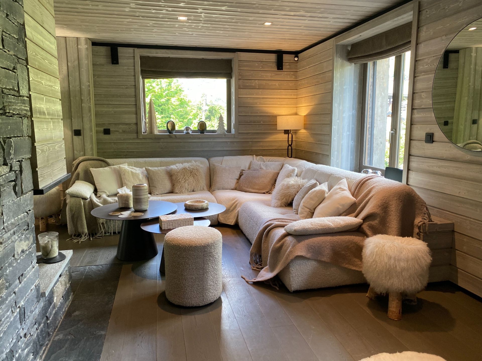 luxury chalet 7 Rooms for seasonal rent on MEGEVE (74120)