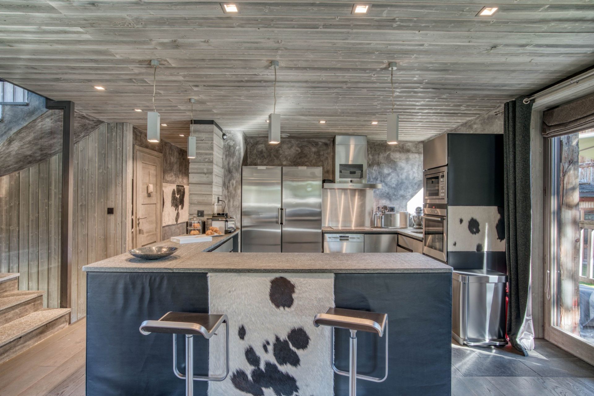 luxury chalet 7 Rooms for seasonal rent on MEGEVE (74120)