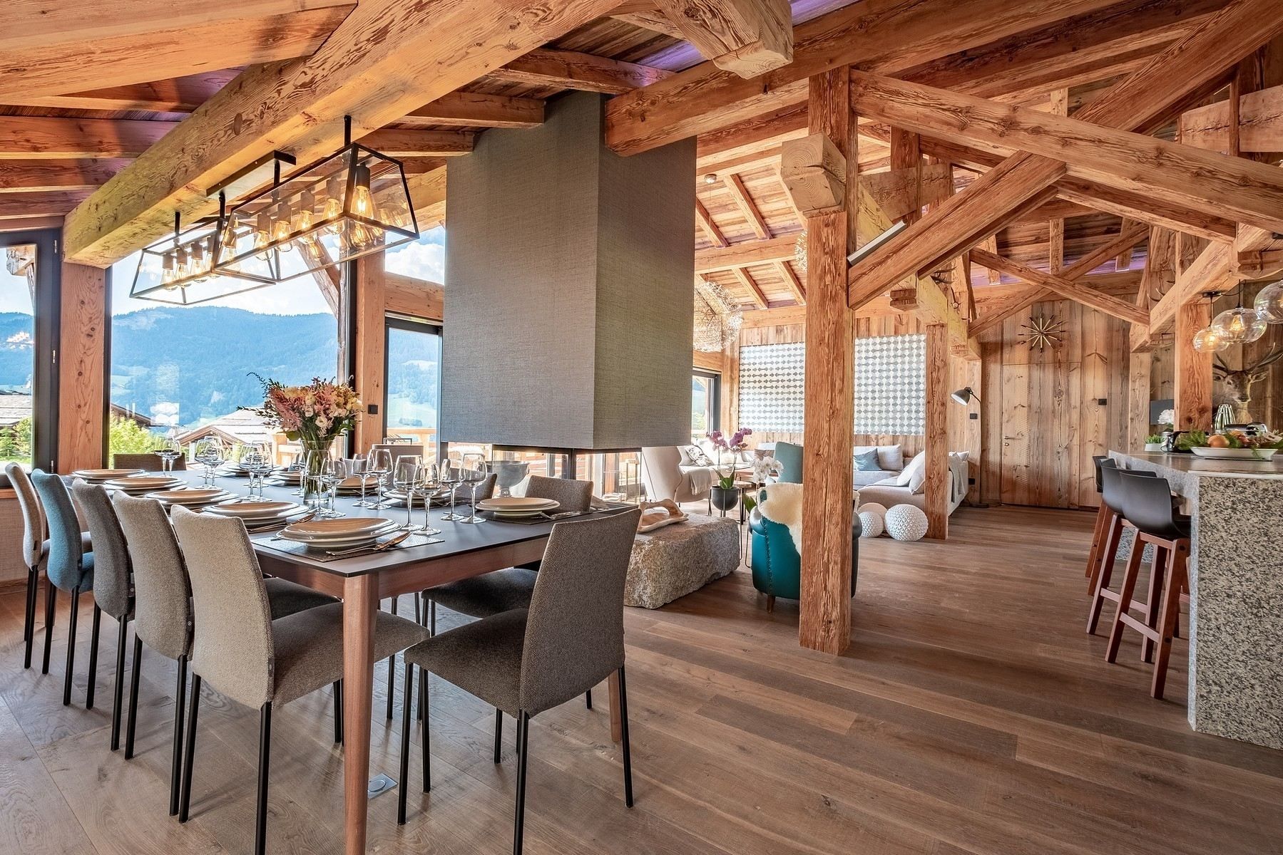luxury chalet 10 Rooms for seasonal rent on MEGEVE (74120)