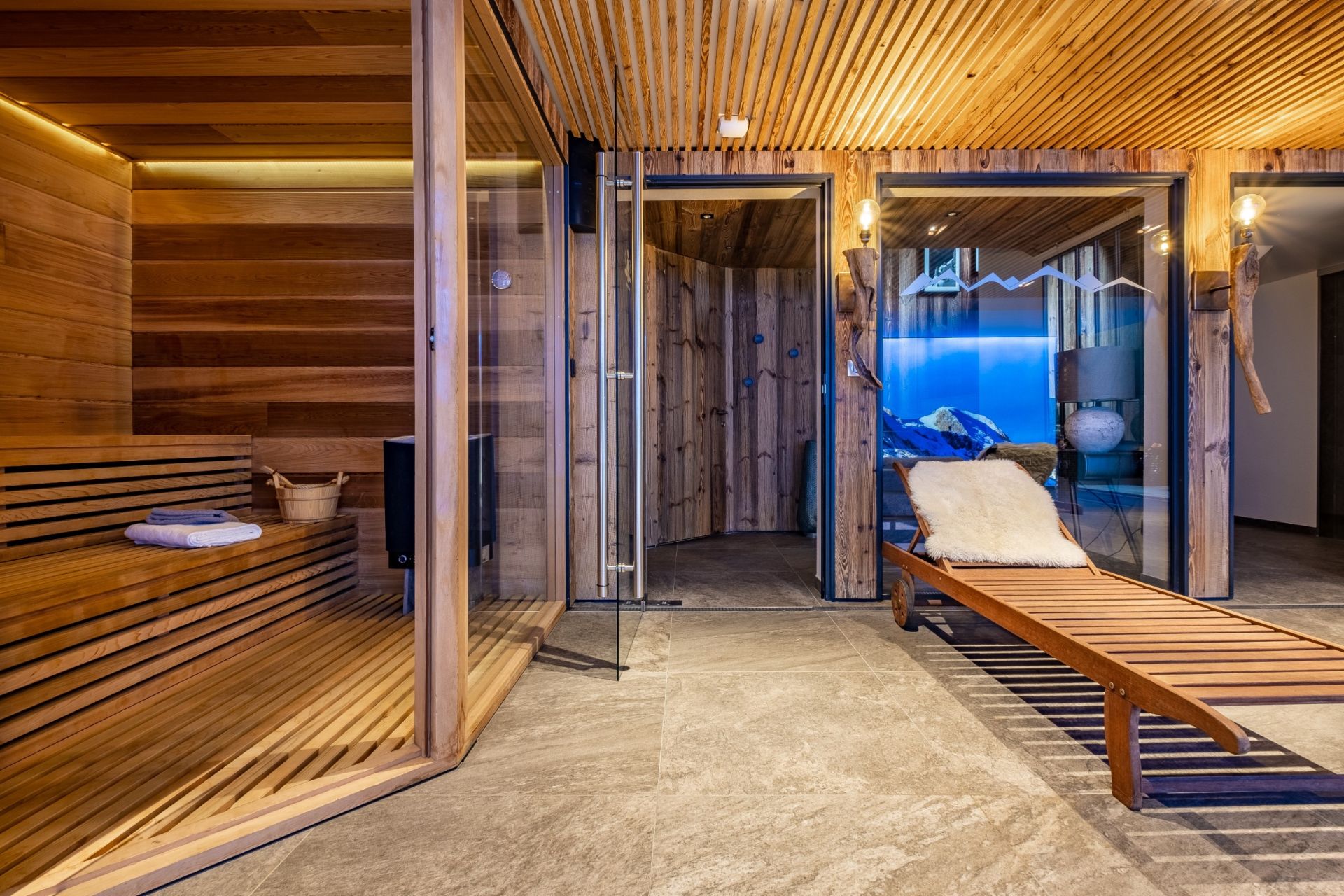 luxury chalet 10 Rooms for seasonal rent on MEGEVE (74120)