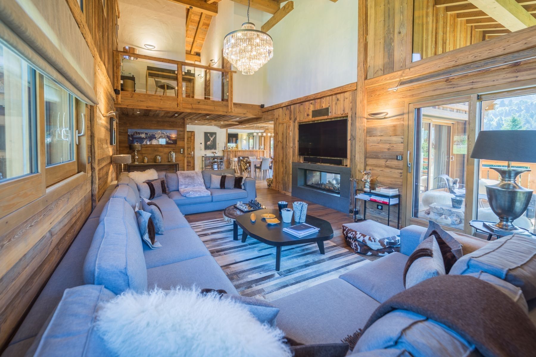 luxury chalet 8 Rooms for seasonal rent on MEGEVE (74120)