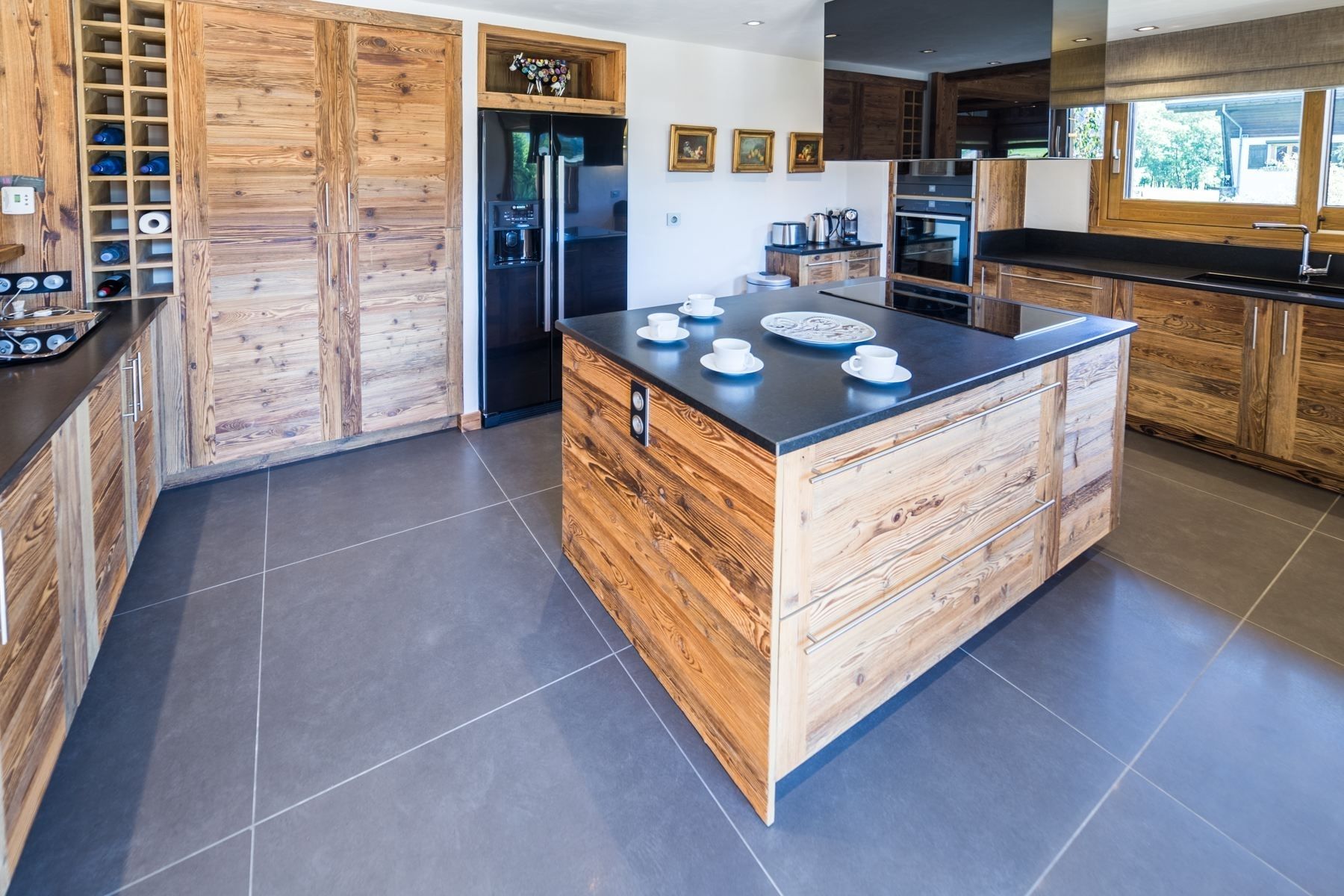 luxury chalet 8 Rooms for seasonal rent on MEGEVE (74120)