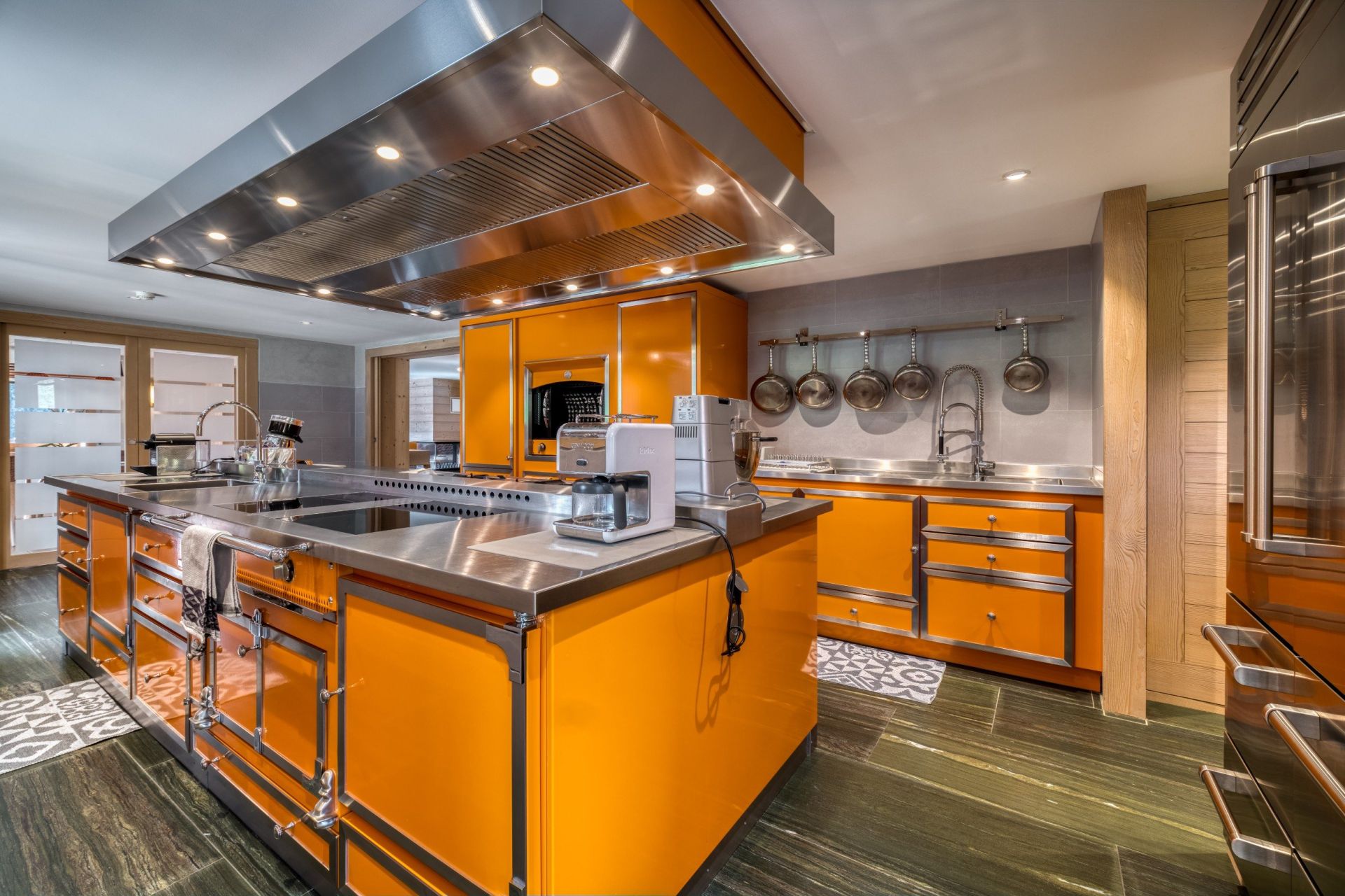 luxury chalet 18 Rooms for seasonal rent on MEGEVE (74120)