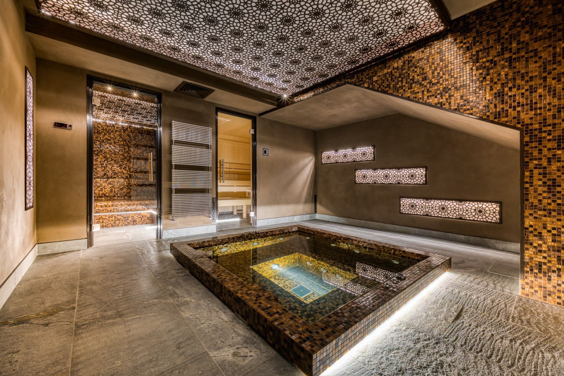 luxury chalet 18 Rooms for seasonal rent on MEGEVE (74120)