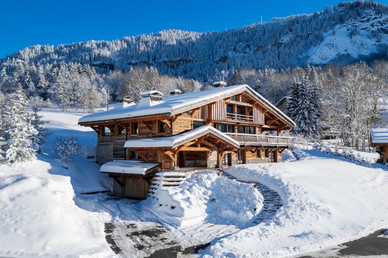 luxury chalet 12 Rooms for seasonal rent on MEGEVE (74120)