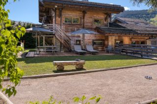 luxury chalet 10 Rooms for seasonal rent on MEGEVE (74120)