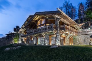 luxury chalet 10 Rooms for seasonal rent on MEGEVE (74120)