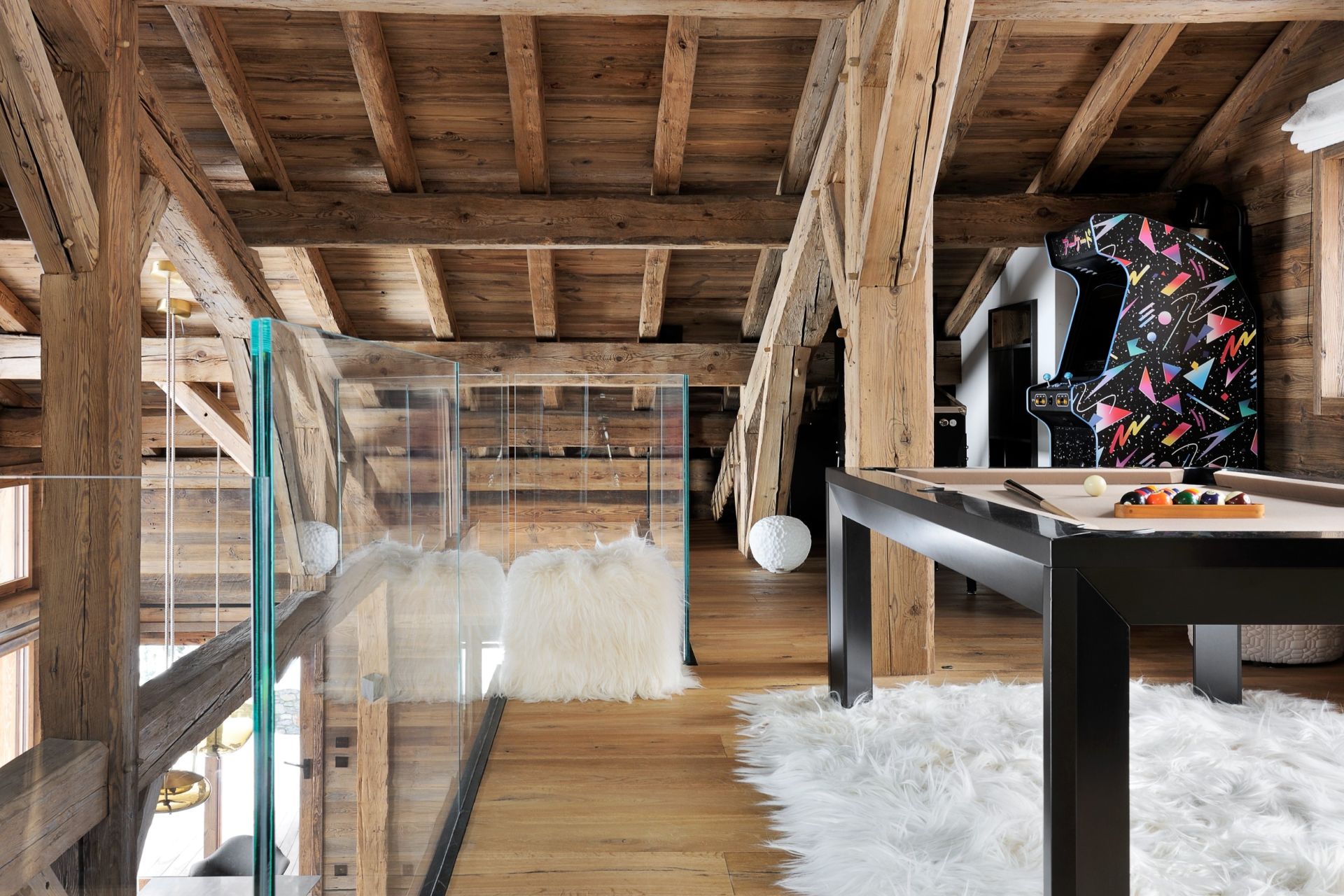 luxury chalet 15 Rooms for seasonal rent on COMBLOUX (74920)