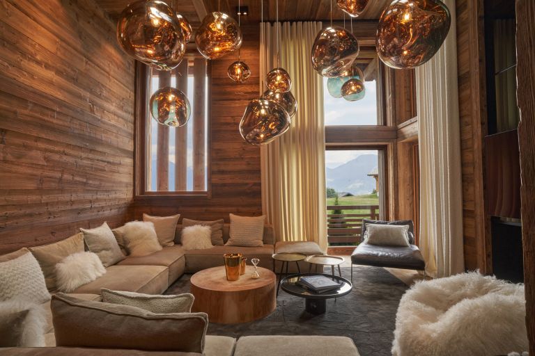 luxury chalet 15 Rooms for seasonal rent on COMBLOUX (74920)