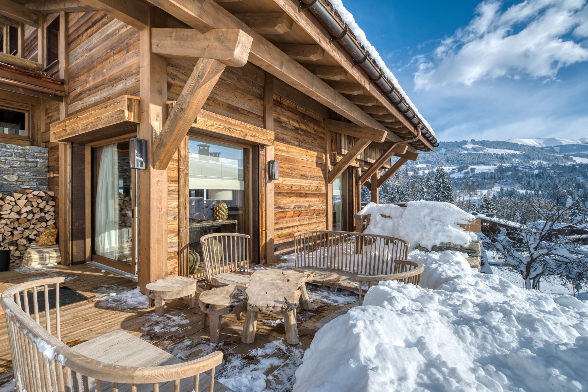 luxury chalet 8 Rooms for seasonal rent on MEGEVE (74120)