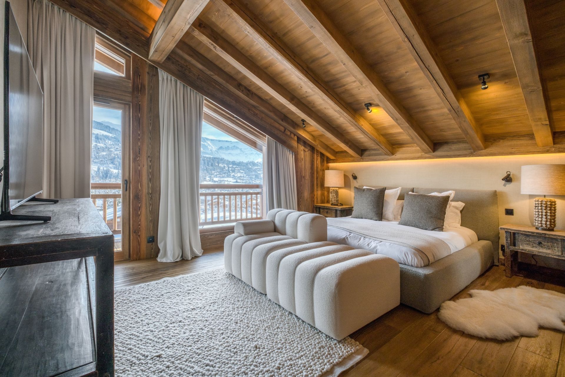 luxury chalet 8 Rooms for seasonal rent on MEGEVE (74120)