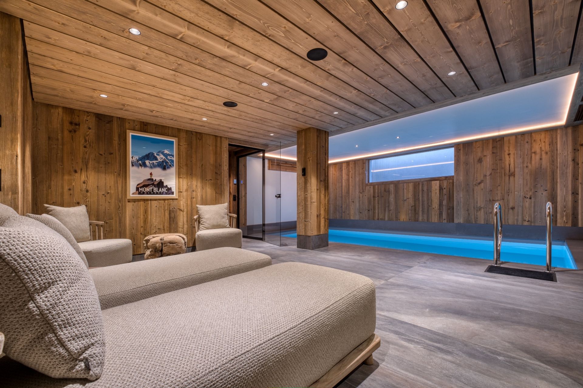 luxury chalet 8 Rooms for seasonal rent on MEGEVE (74120)