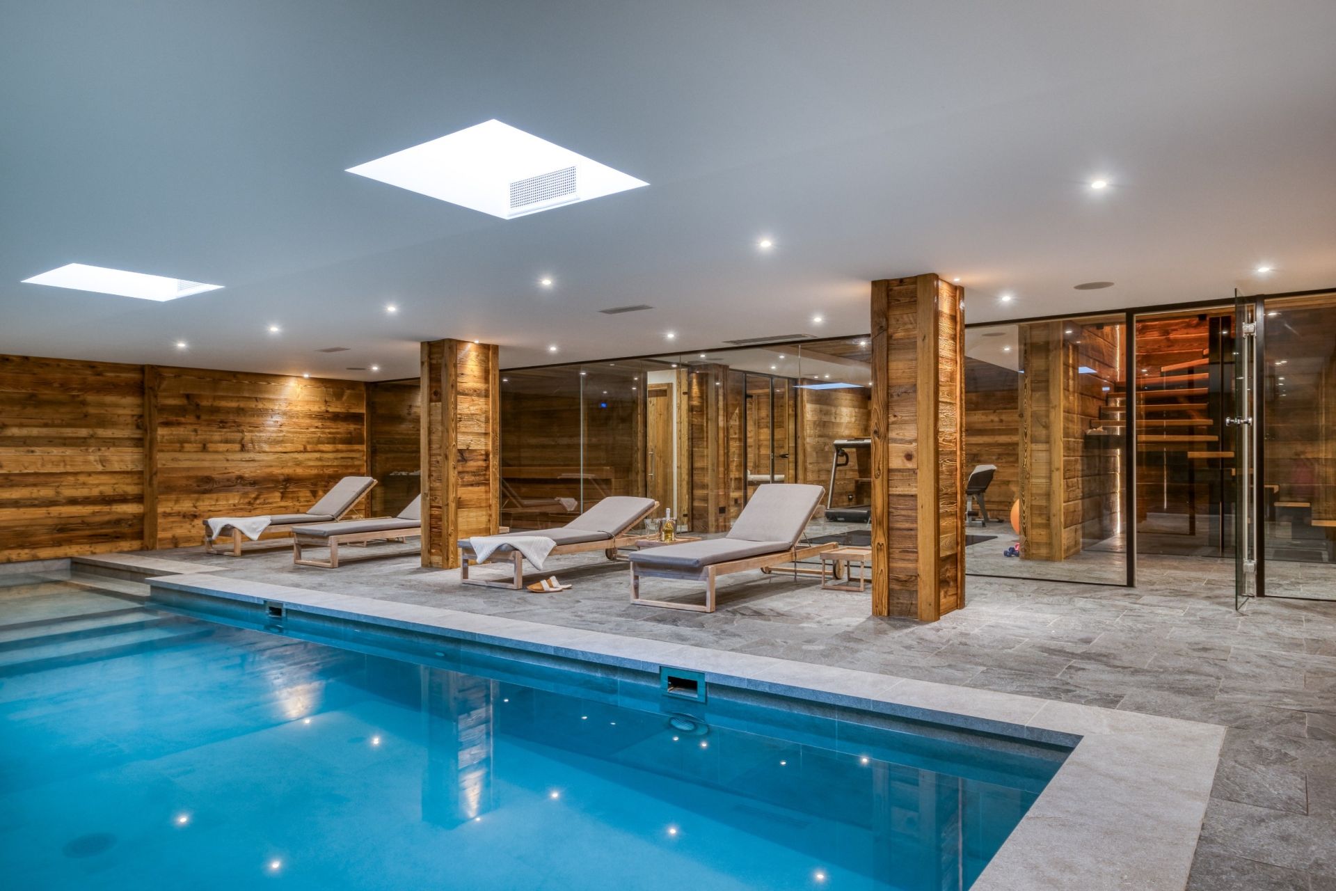 luxury chalet 10 Rooms for seasonal rent on MEGEVE (74120)