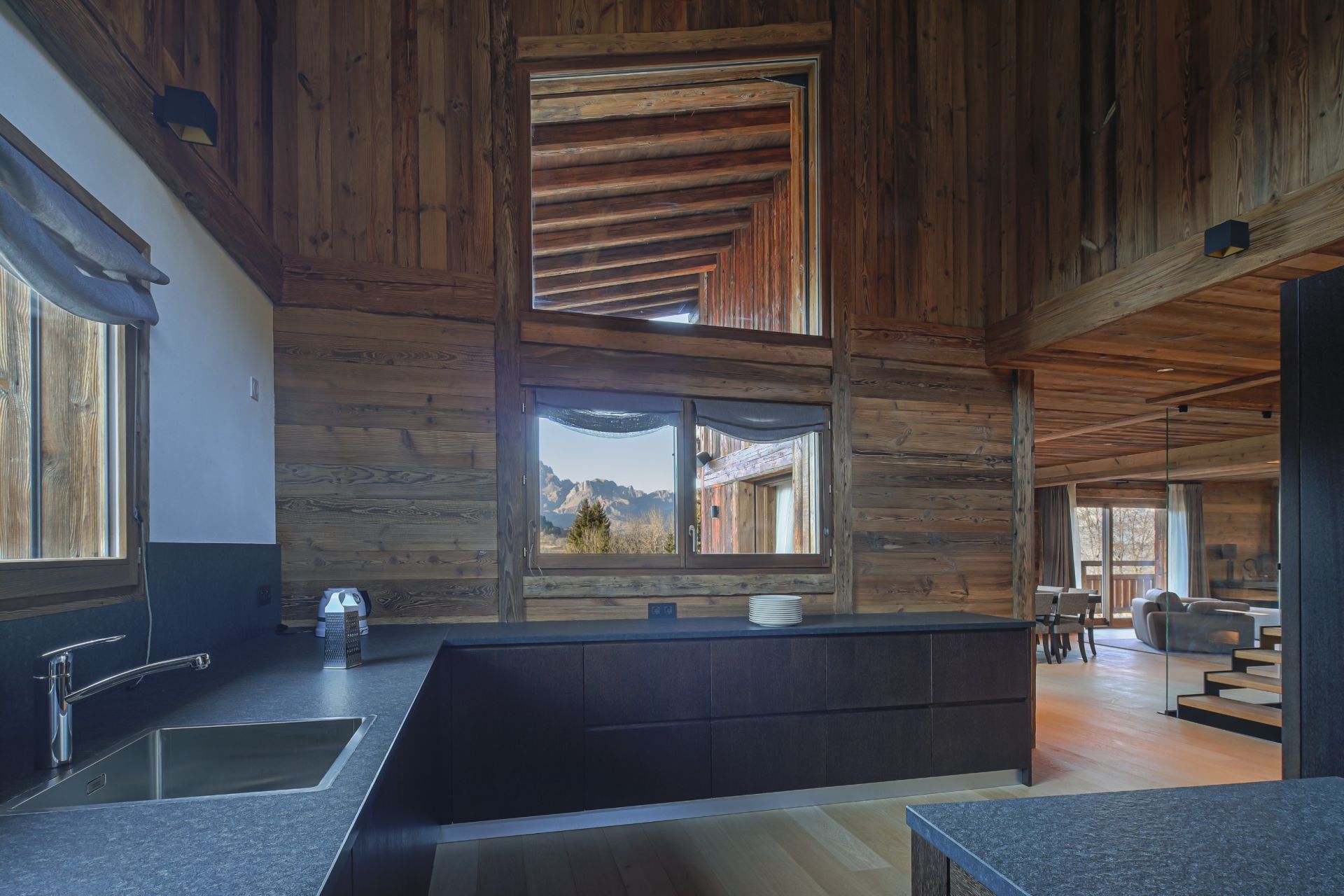 luxury chalet 10 Rooms for seasonal rent on MEGEVE (74120)