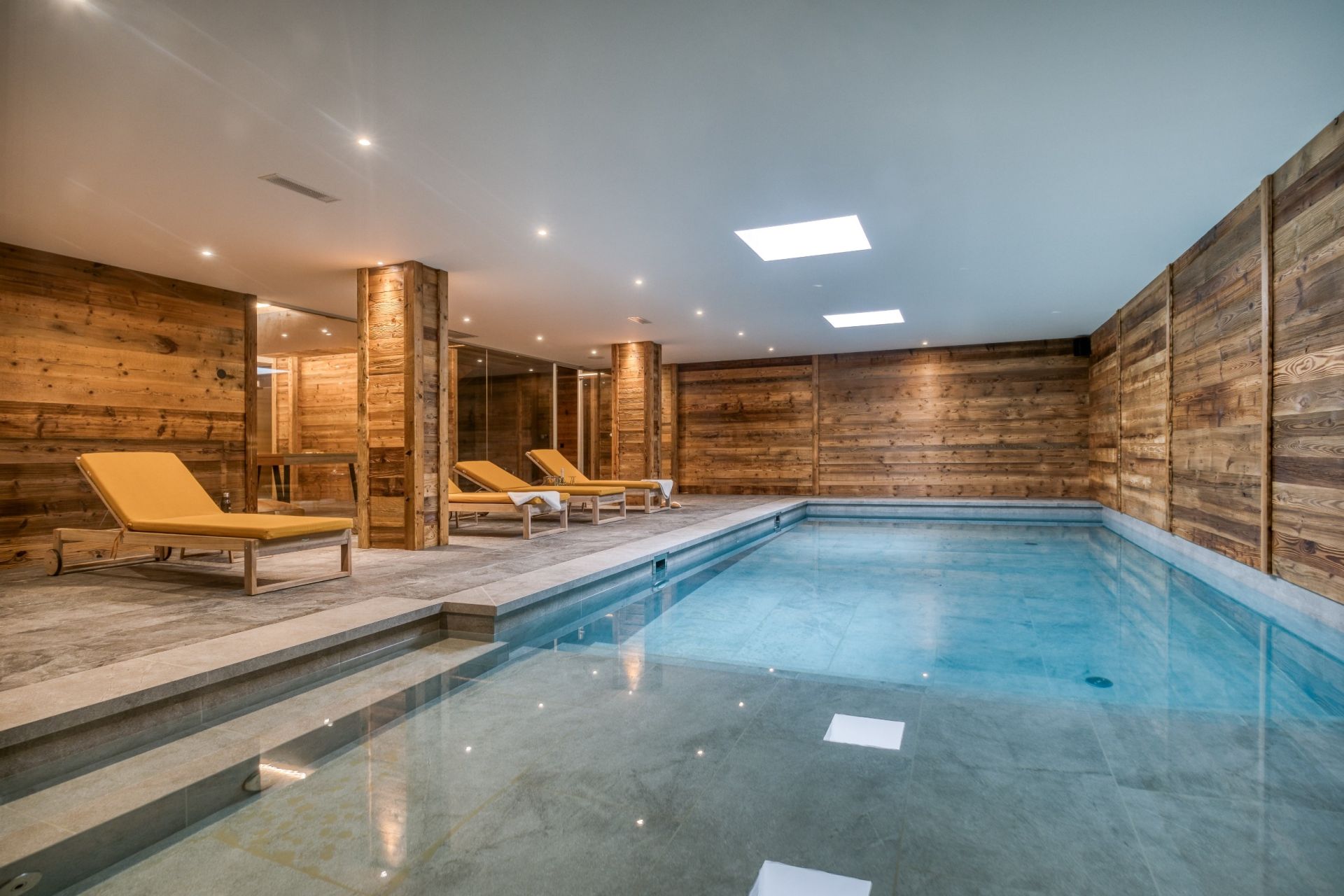 luxury chalet 10 Rooms for seasonal rent on MEGEVE (74120)