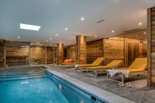luxury chalet 10 Rooms for seasonal rent on MEGEVE (74120)