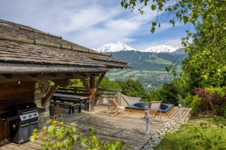luxury chalet 8 Rooms for seasonal rent on MEGEVE (74120)