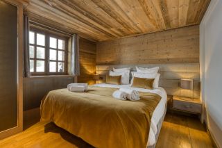 luxury chalet 8 Rooms for seasonal rent on MEGEVE (74120)
