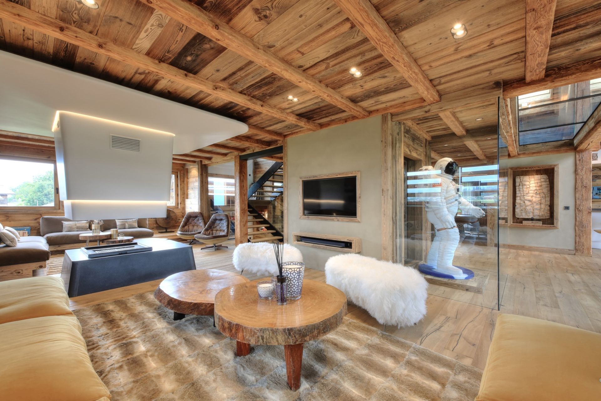 luxury chalet 10 Rooms for seasonal rent on MEGEVE (74120)
