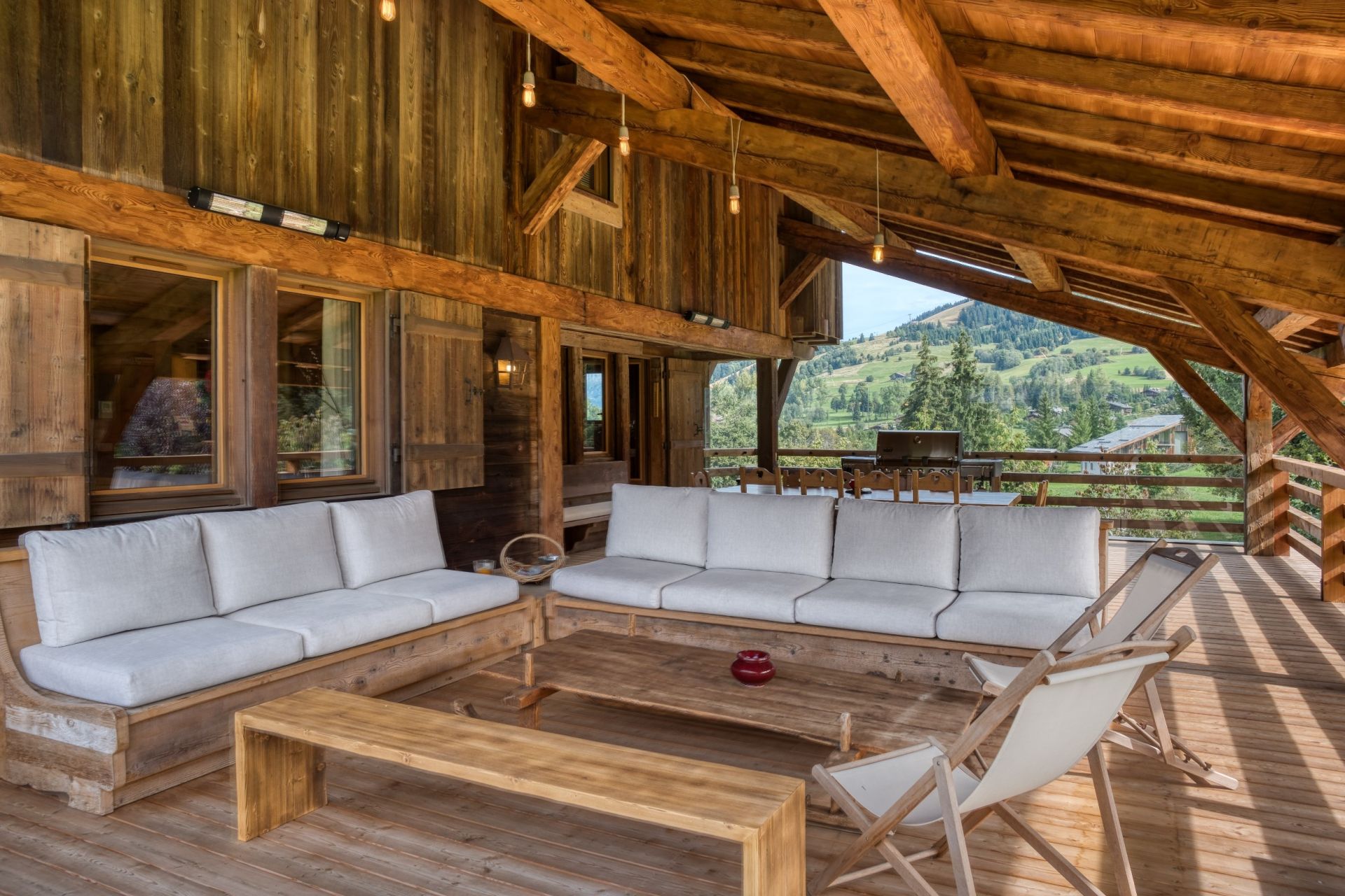 luxury chalet 10 Rooms for seasonal rent on MEGEVE (74120)