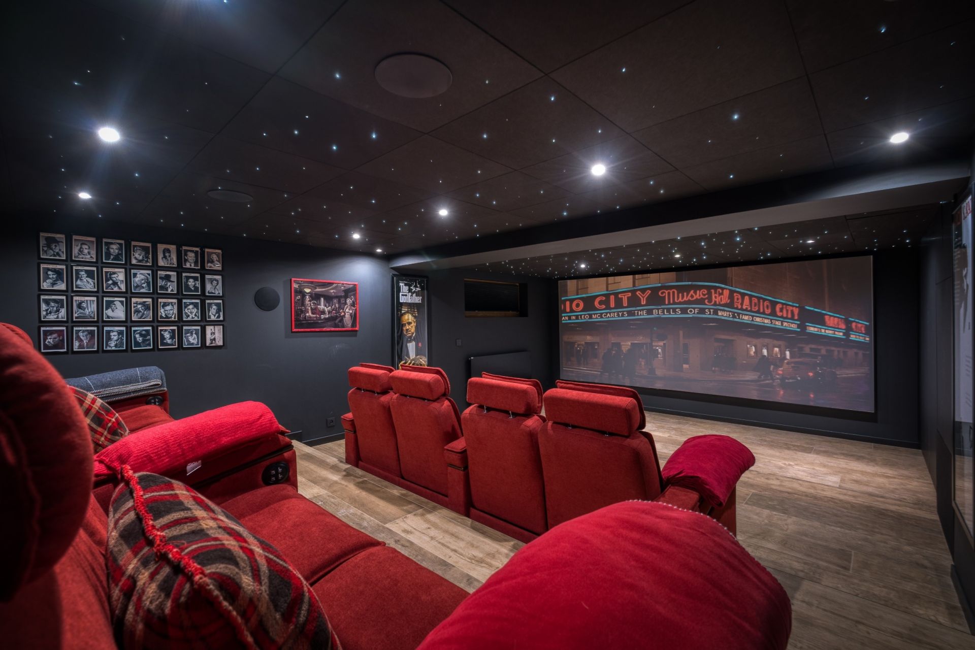 luxury chalet 10 Rooms for seasonal rent on MEGEVE (74120)