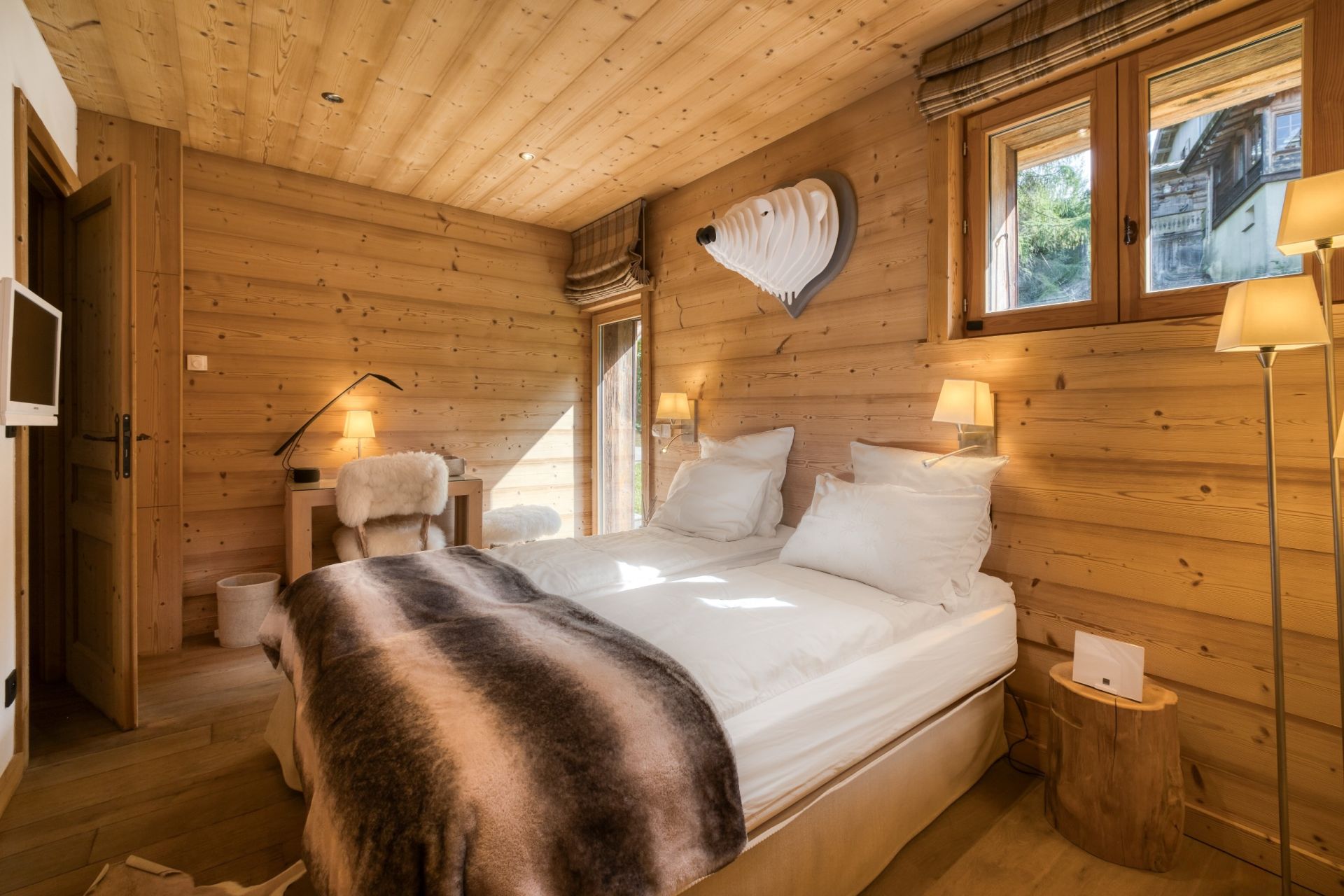 luxury chalet 6 Rooms for seasonal rent on MEGEVE (74120)