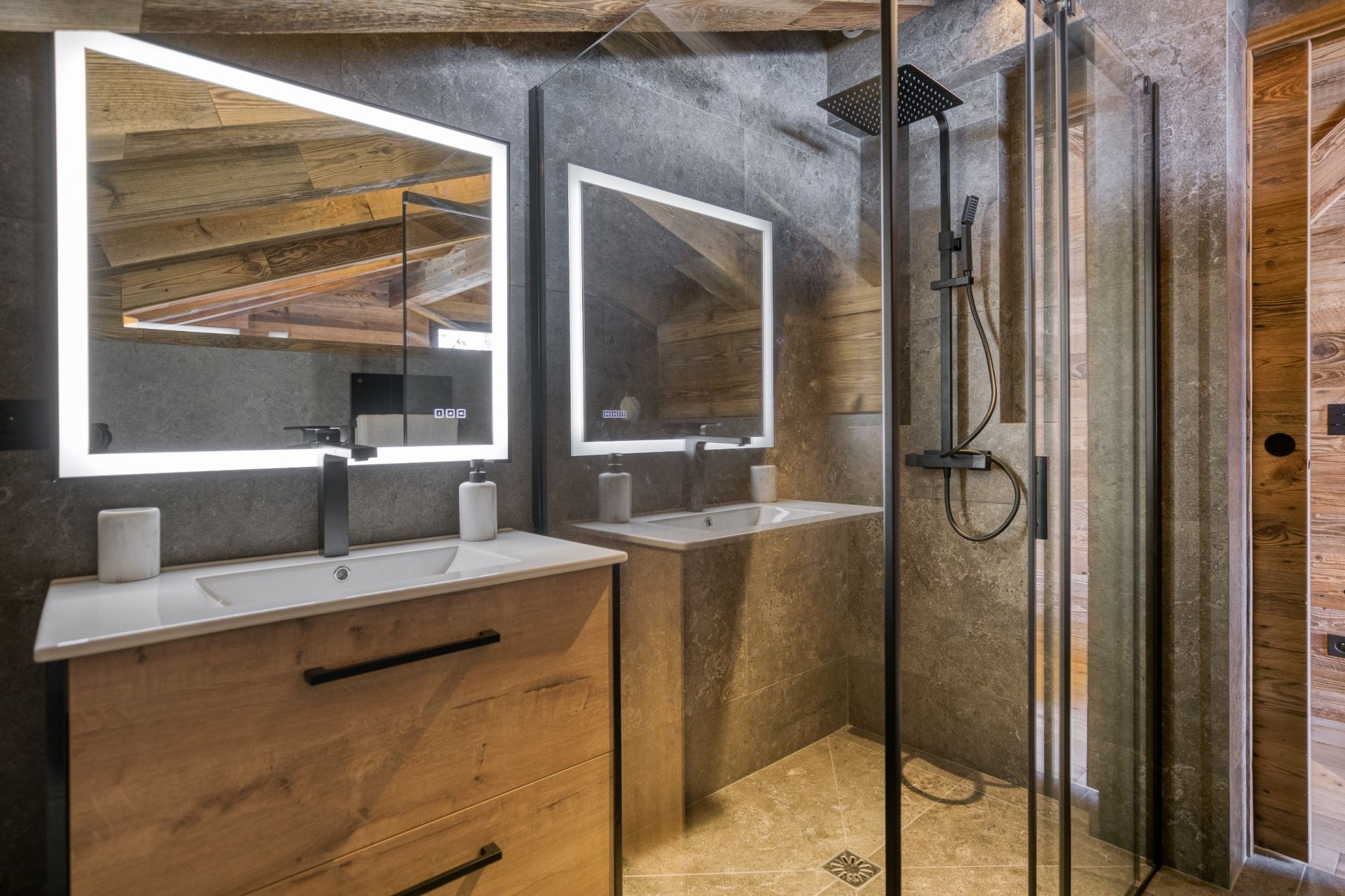 luxury chalet 7 Rooms for seasonal rent on MEGEVE (74120)