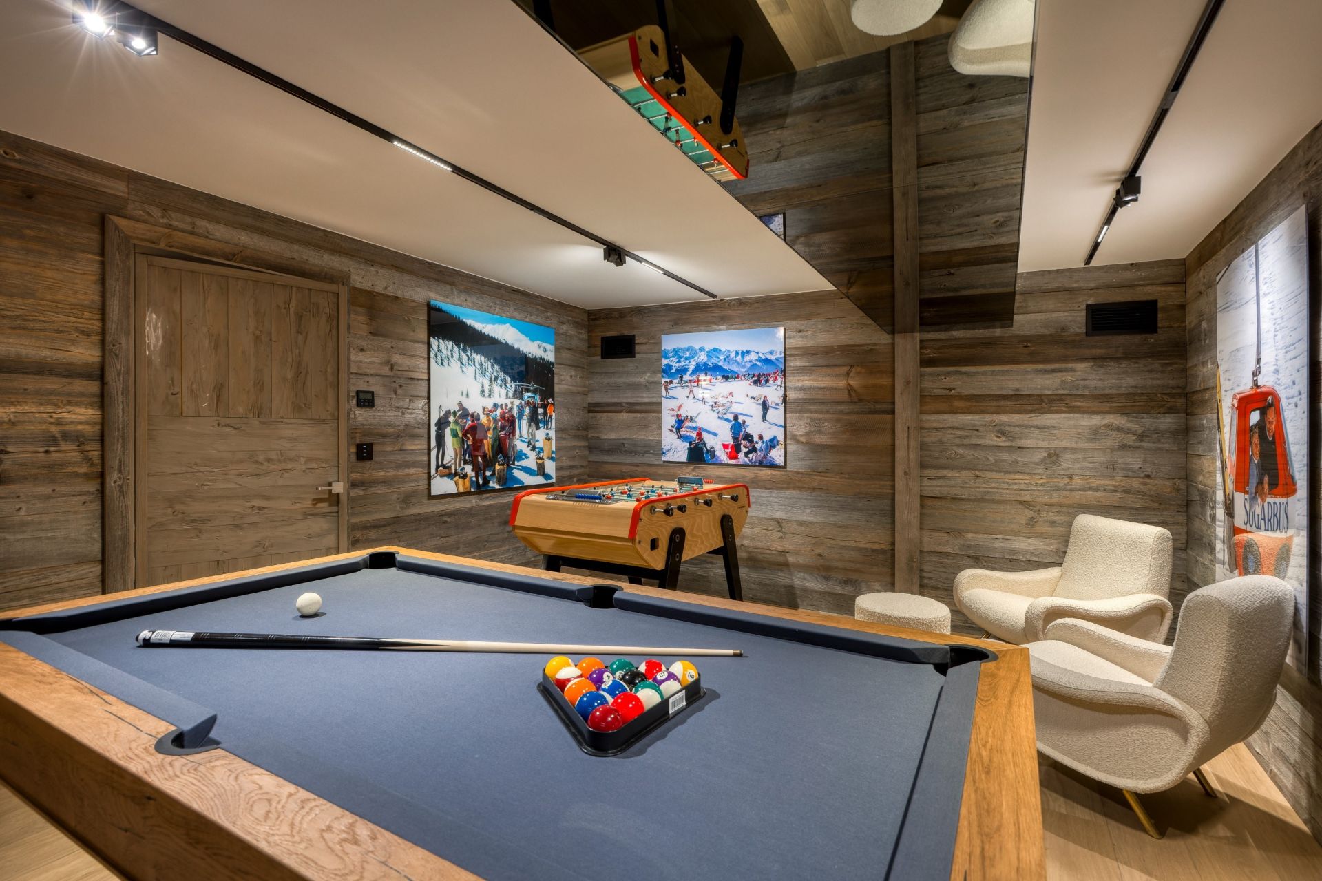 luxury chalet 10 Rooms for seasonal rent on MEGEVE (74120)