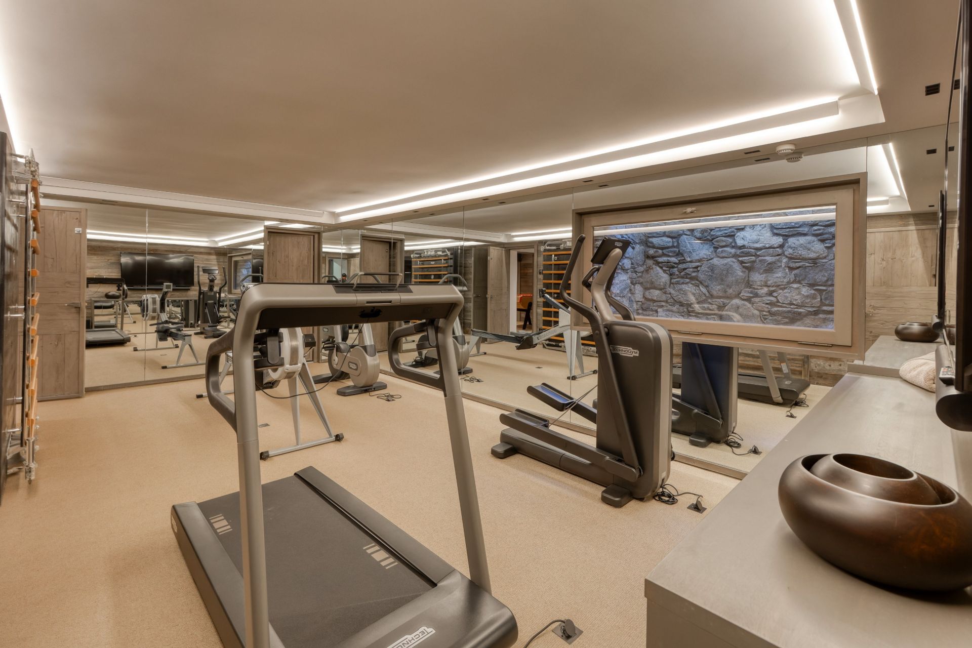 luxury chalet 10 Rooms for seasonal rent on MEGEVE (74120)