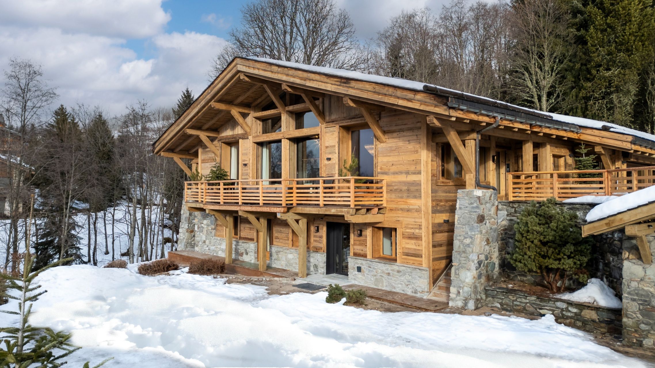 luxury chalet 10 Rooms for seasonal rent on MEGEVE (74120)