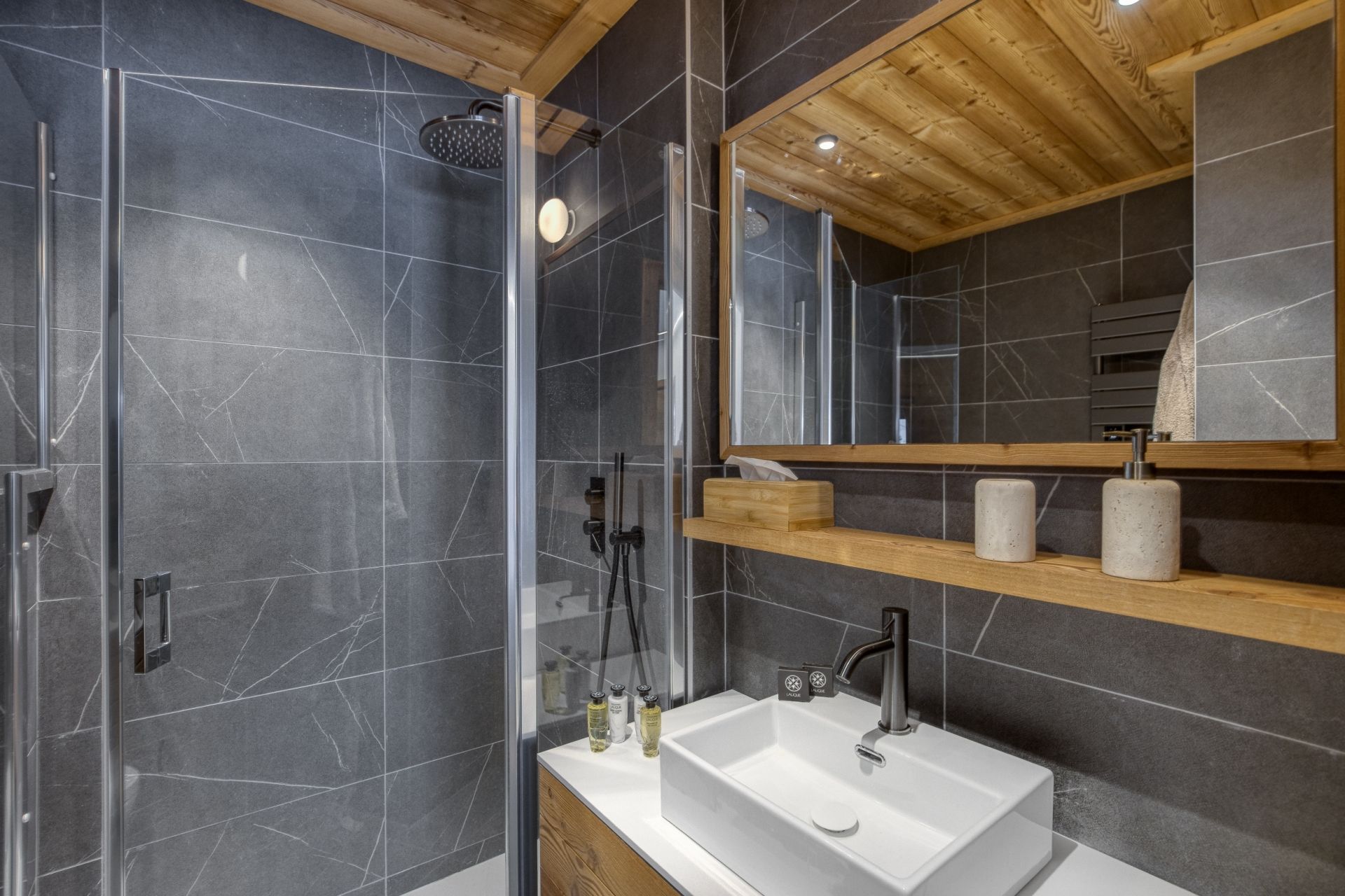luxury apartment 5 Rooms for seasonal rent on MEGEVE (74120)