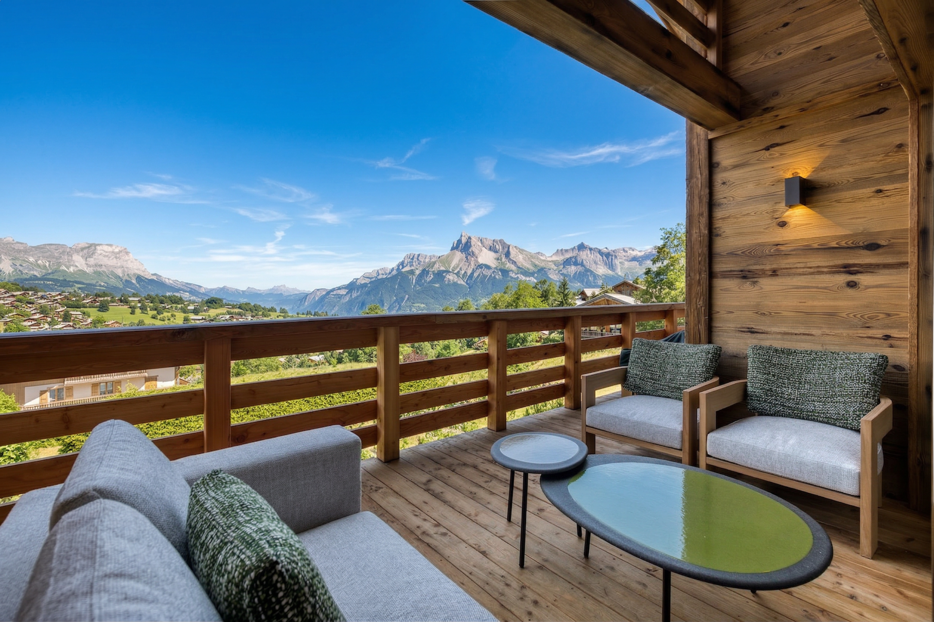 luxury chalet 8 Rooms for seasonal rent on MEGEVE (74120)