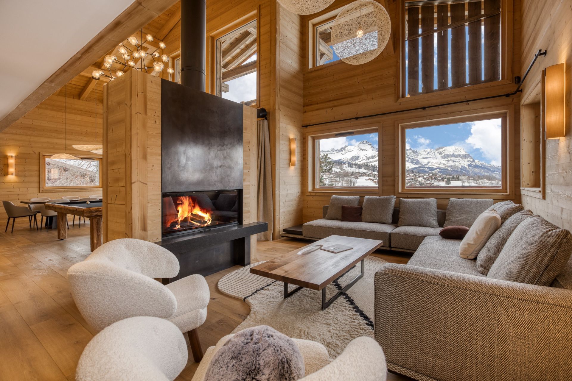 luxury chalet 8 Rooms for seasonal rent on MEGEVE (74120)