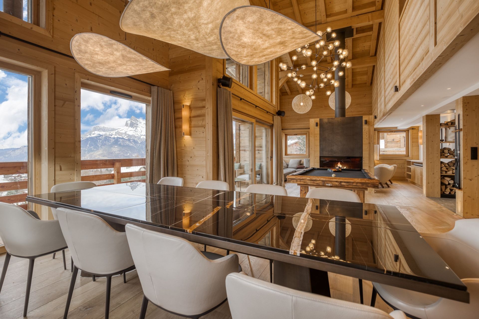luxury chalet 8 Rooms for seasonal rent on MEGEVE (74120)