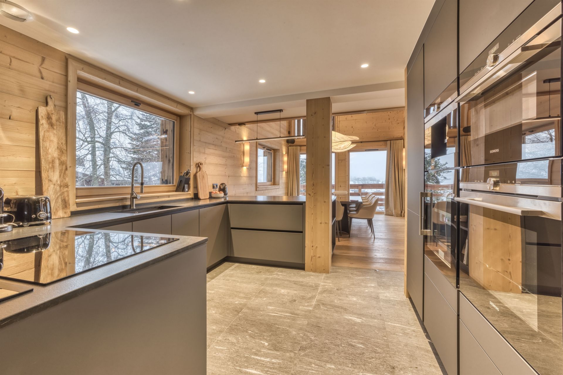 luxury chalet 8 Rooms for seasonal rent on MEGEVE (74120)