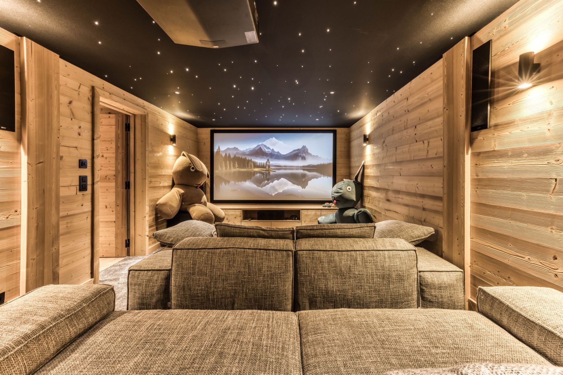 luxury chalet 8 Rooms for seasonal rent on MEGEVE (74120)