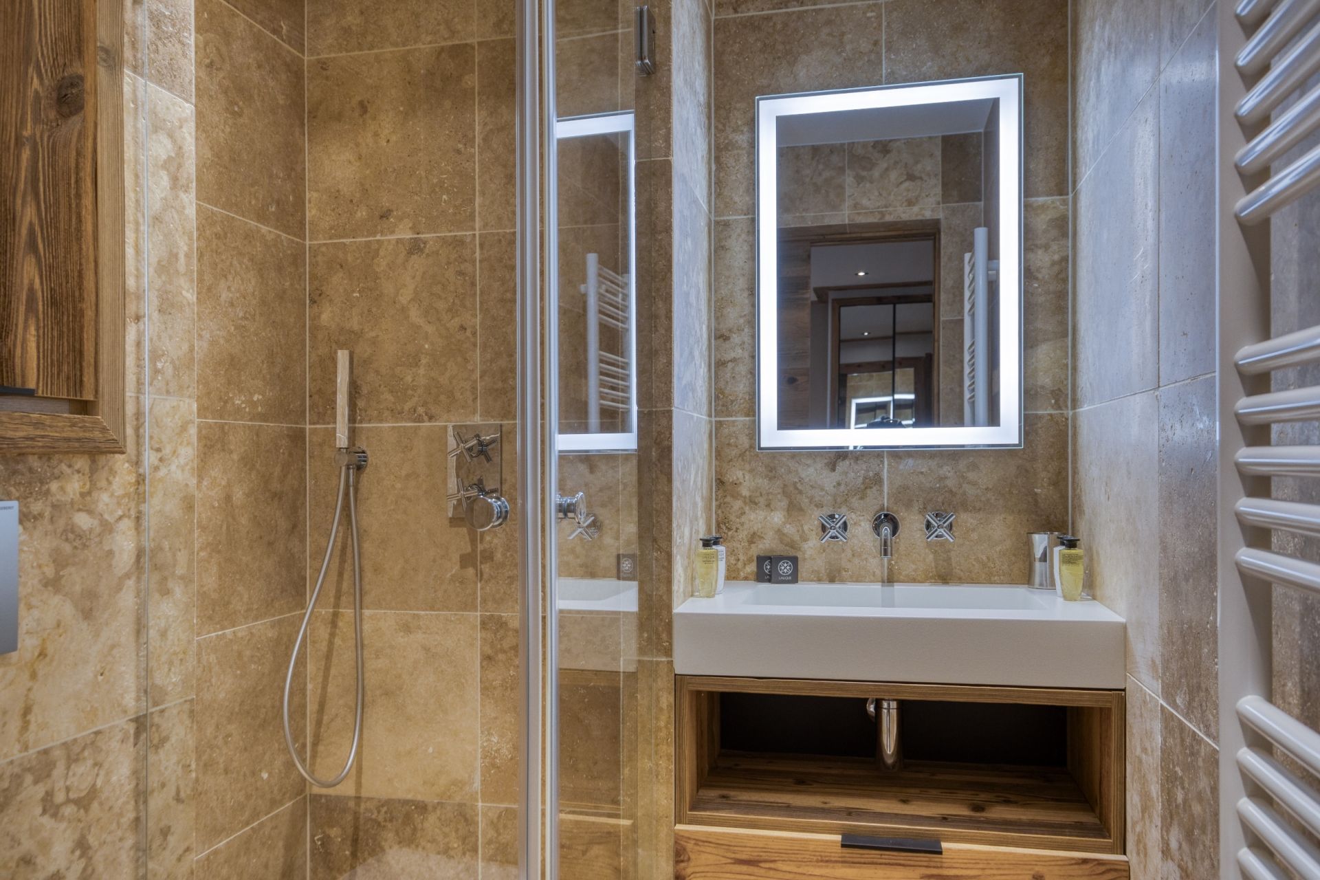 luxury apartment 6 Rooms for seasonal rent on MEGEVE (74120)