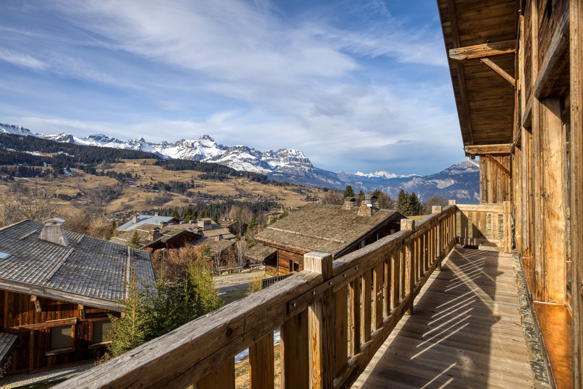 luxury chalet 9 Rooms for seasonal rent on MEGEVE (74120)
