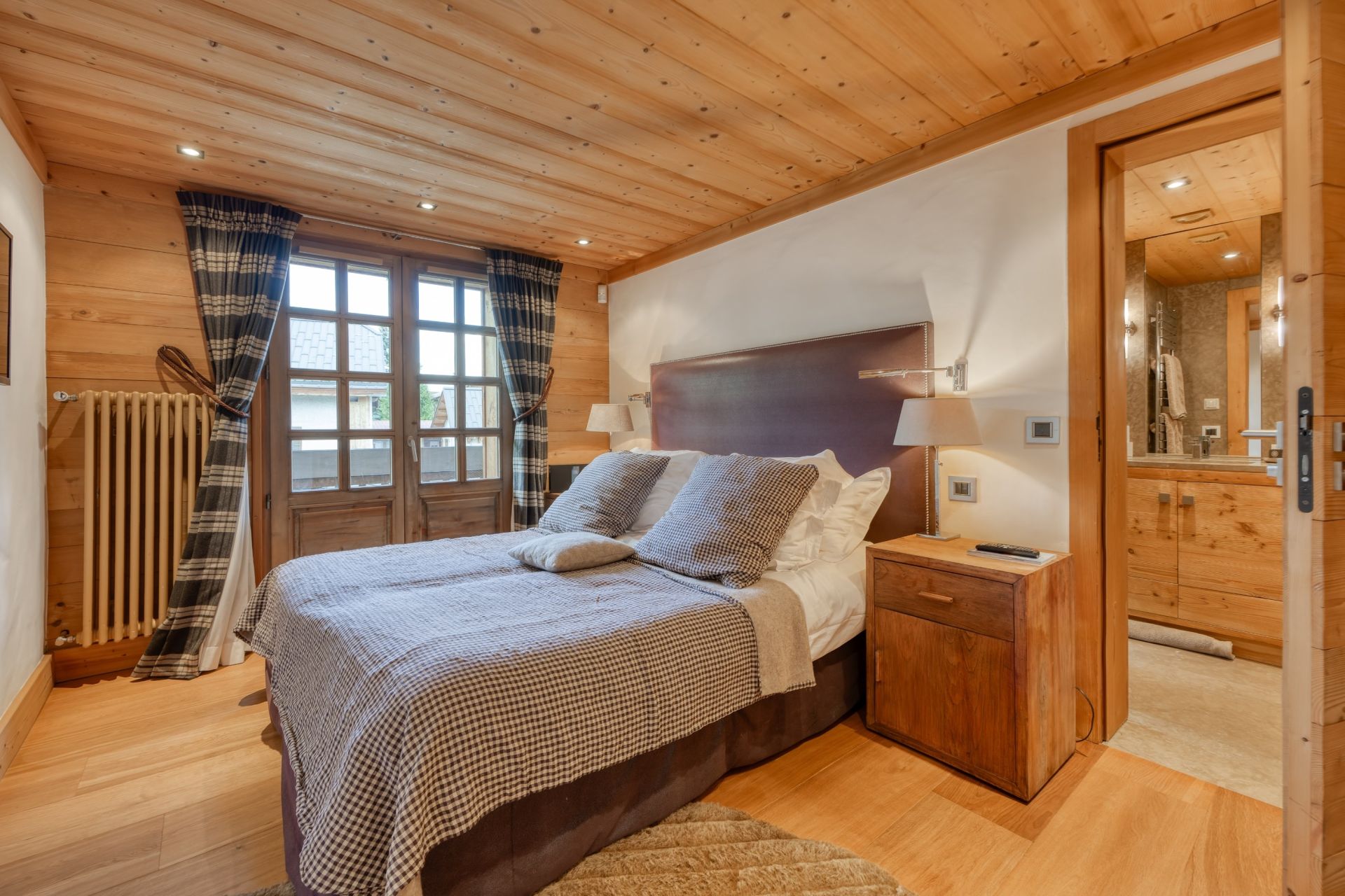 luxury chalet 8 Rooms for seasonal rent on MEGEVE (74120)