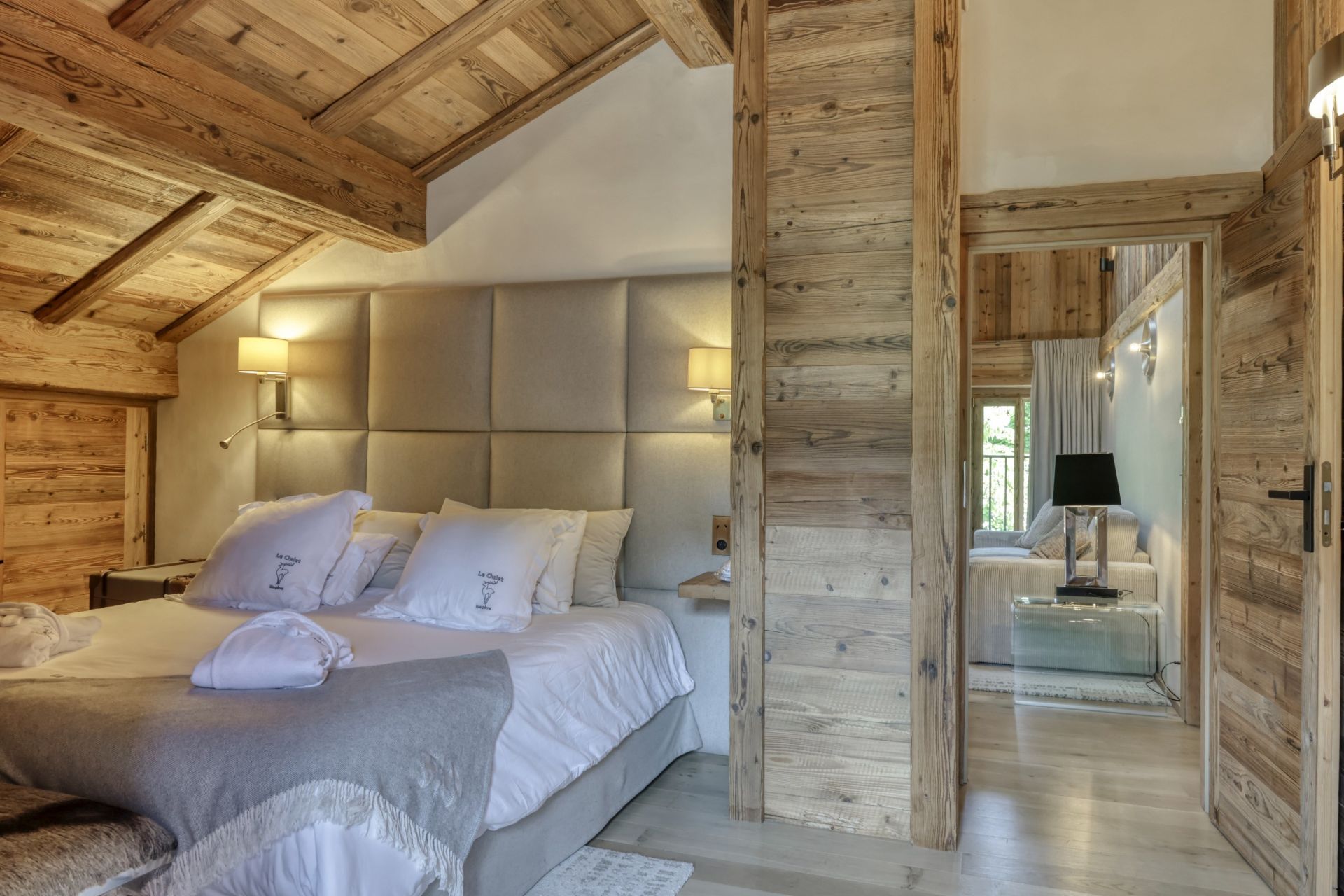 luxury chalet 8 Rooms for seasonal rent on MEGEVE (74120)