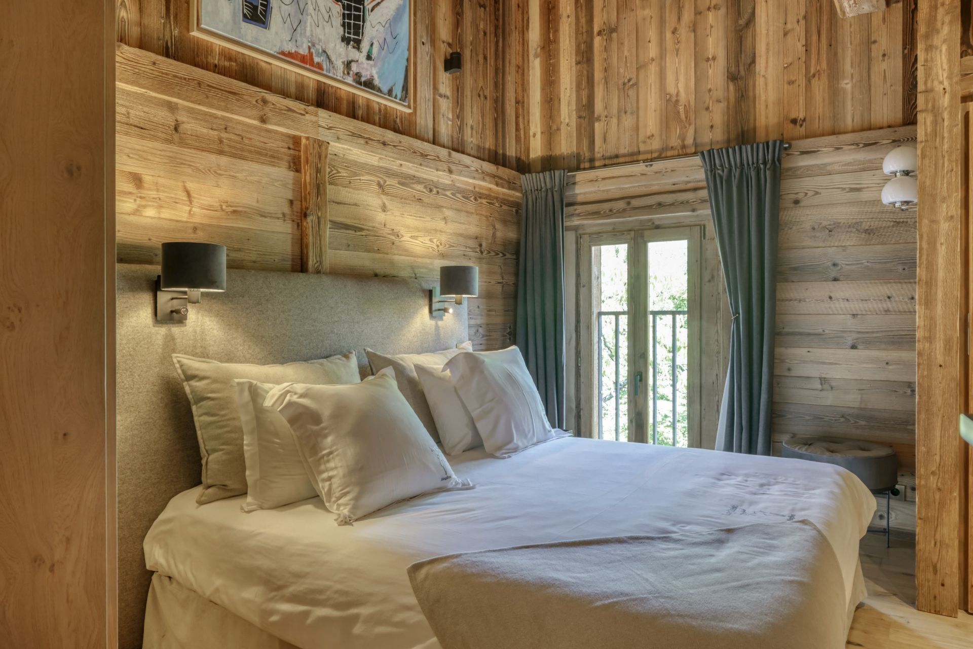 luxury chalet 8 Rooms for seasonal rent on MEGEVE (74120)