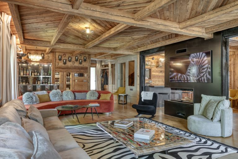 luxury chalet 8 Rooms for seasonal rent on MEGEVE (74120)