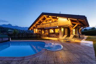 luxury chalet 8 Rooms for sale on MEGEVE (74120)