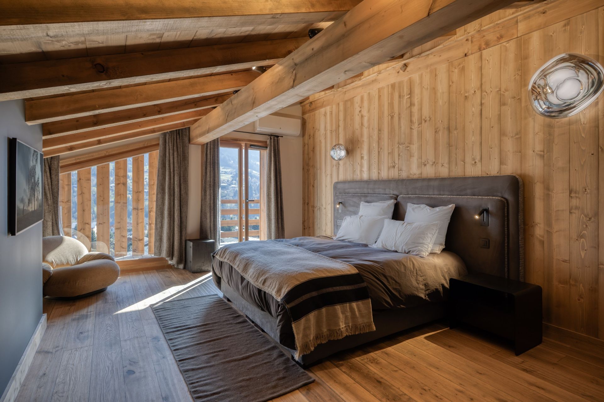 luxury chalet 8 Rooms for seasonal rent on MEGEVE (74120)