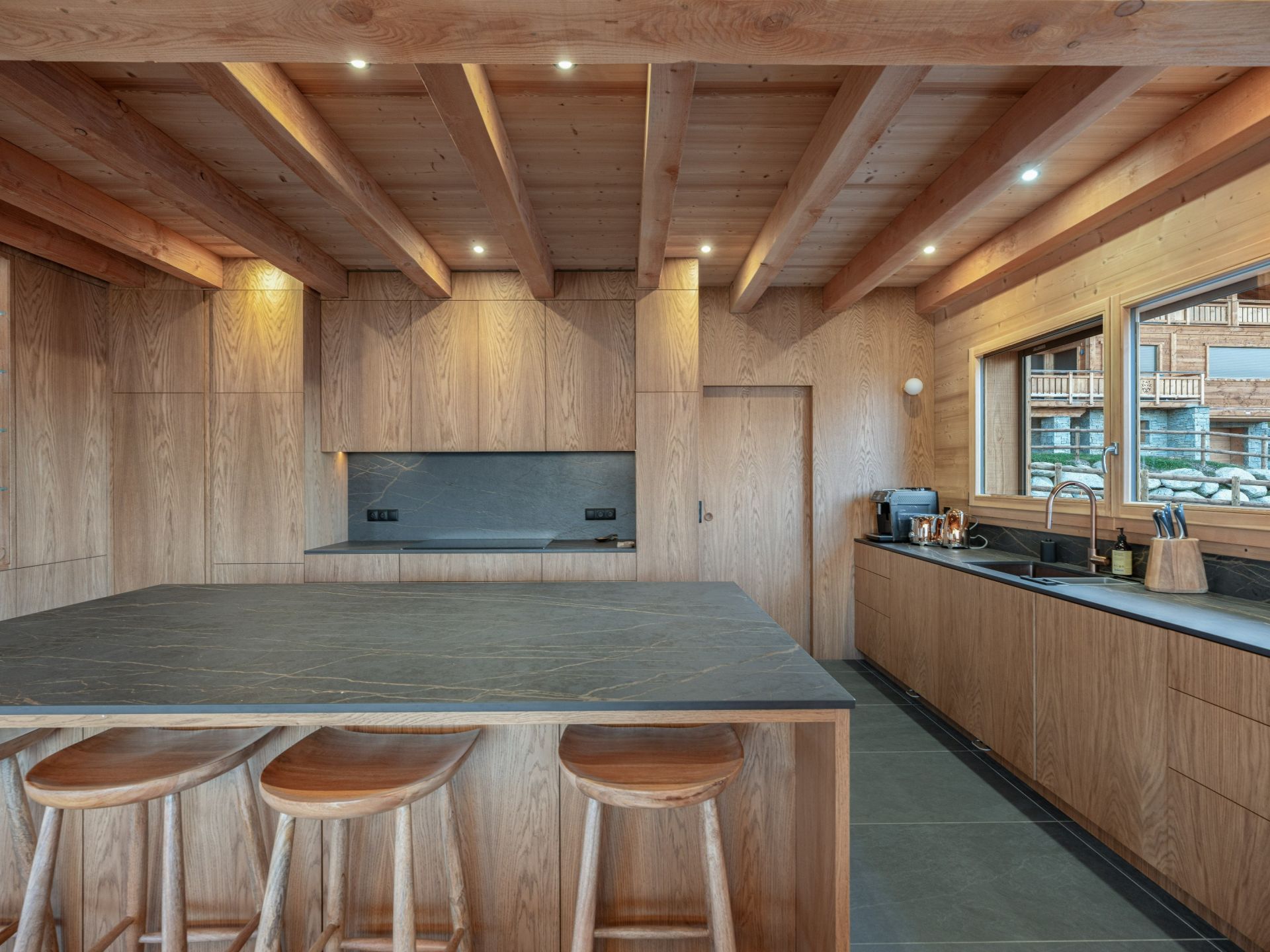 luxury chalet 6 Rooms for seasonal rent on COMBLOUX (74920)