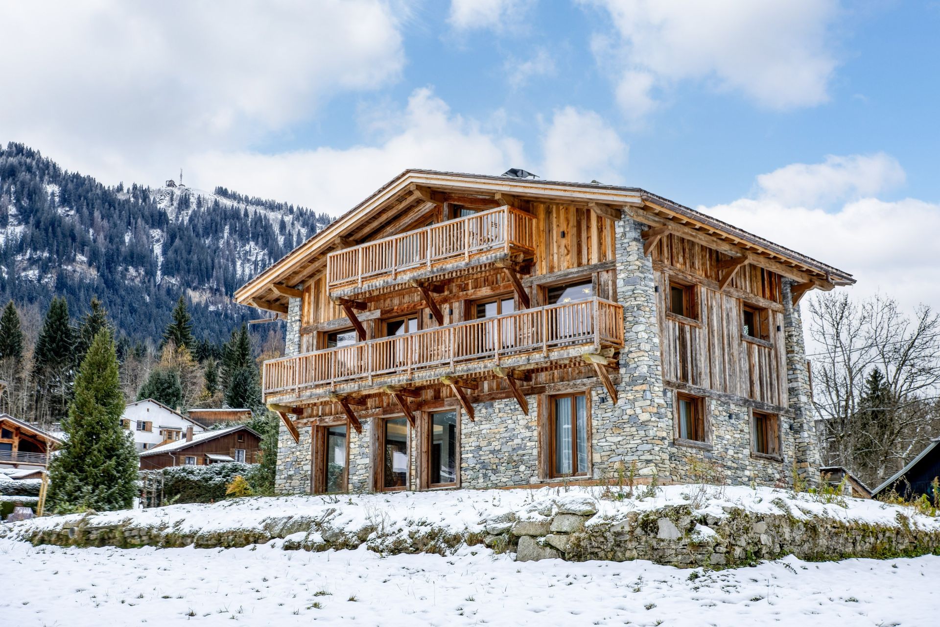 luxury chalet 5 Rooms for seasonal rent on MEGEVE (74120)