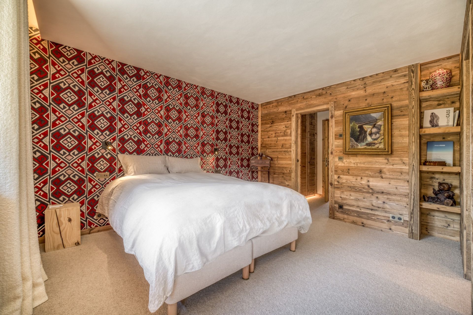 luxury chalet 10 Rooms for seasonal rent on MEGEVE (74120)